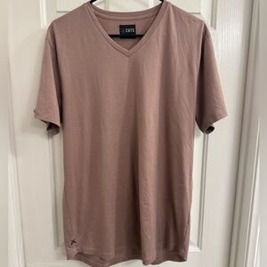 Men’s cuts v neck